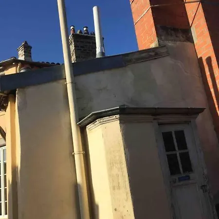Le Silence Des Toits / Silence Under The Roofs Lyon
