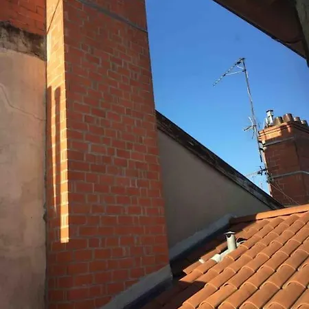 Apartment Le Silence Des Toits / Silence Under The Roofs