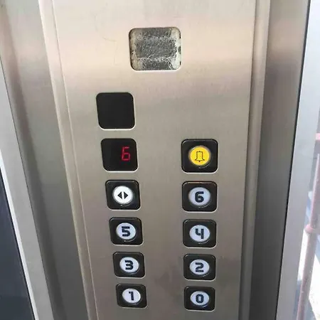 Le Silence Des Toits / Silence Under The Roofs * Lyon