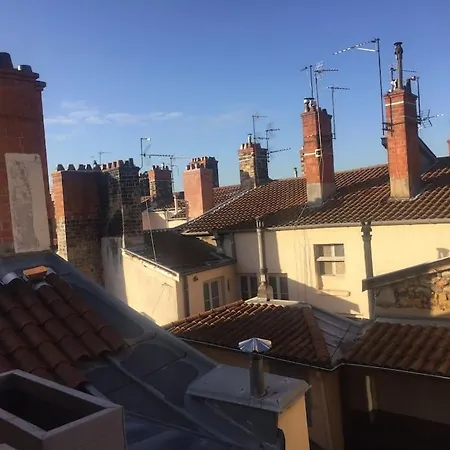 Le Silence Des Toits / Silence Under The Roofs * Lyon