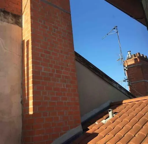 Appartement Le Silence Des Toits / Silence Under The Roofs